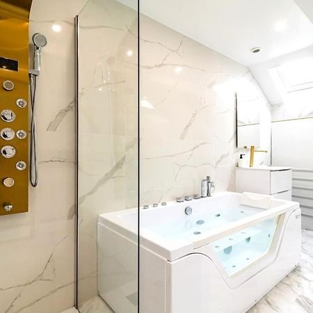 Oasis Chic - Spa Prive & Cinema Remeš Exteriér fotografie