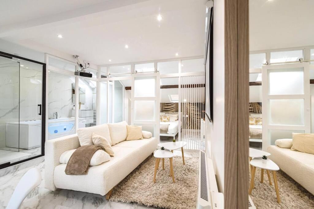 Oasis Chic - Spa Prive & Cinema Remeš Exteriér fotografie